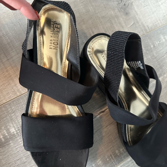 Kenneth Cole Reaction Women’s Shoes - Size 9.5 Black and Gold Minimalist - Picture 2 of 6